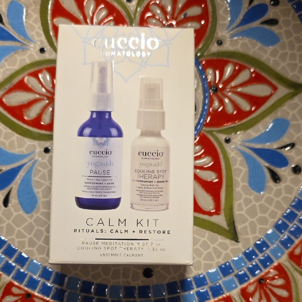 Cuccio Calm Kit - Blue & White Aromatherapy Spray Set